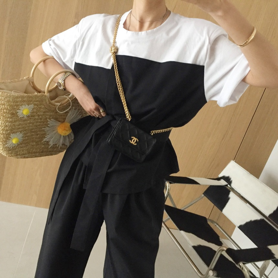 Асимметричный летний костюм из топа с коротким рукавом и широких штанов