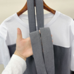 Асимметричный летний костюм из топа с коротким рукавом и широких штанов