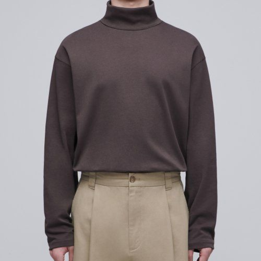 Relaxed Turtle Neck Long Sleeve T-Shirt [Dark Brown]