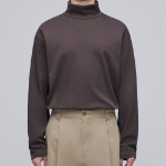 Relaxed Turtle Neck Long Sleeve T-Shirt [Dark Brown]