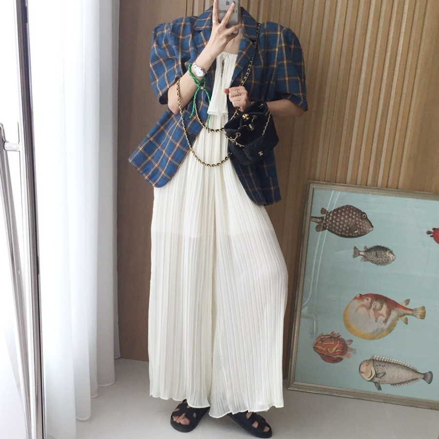 Летний комбинезон с плиссированными брюками и бандо-бюстье с оборками