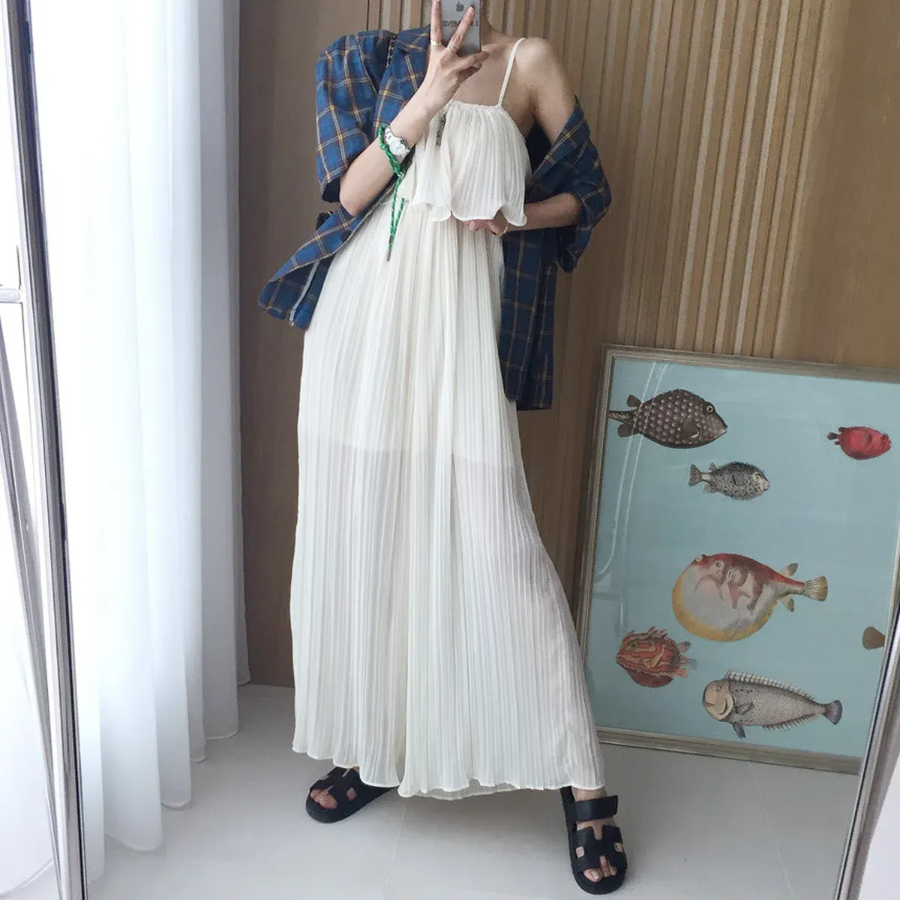 Летний комбинезон с плиссированными брюками и бандо-бюстье с оборками