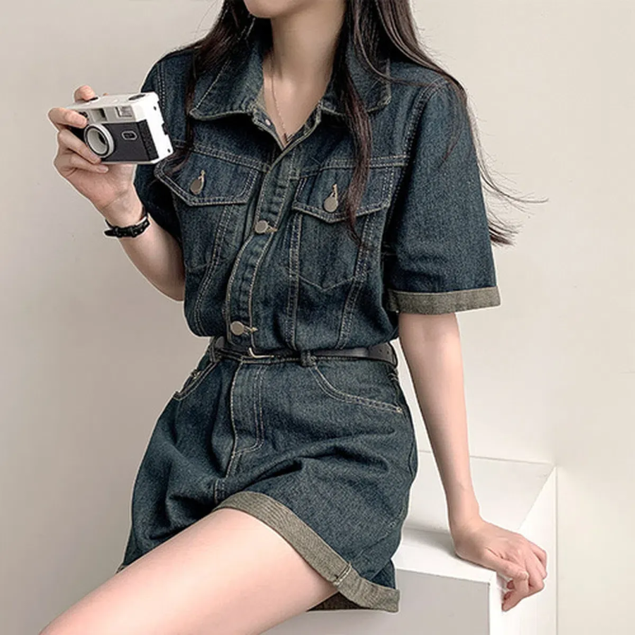 Джинсовый комбинезон с отворотами и короткими рукавами