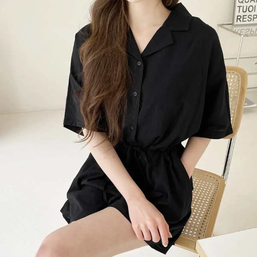 Льняной комбинезон-шорты с короткими рукавами и регулируемым шнурком на талии