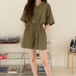 Льняной комбинезон-шорты с короткими рукавами и регулируемым шнурком на талии