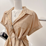 Летний комбинезон-шорты с воротником-рубашкой, молнией и струящимися рукавами