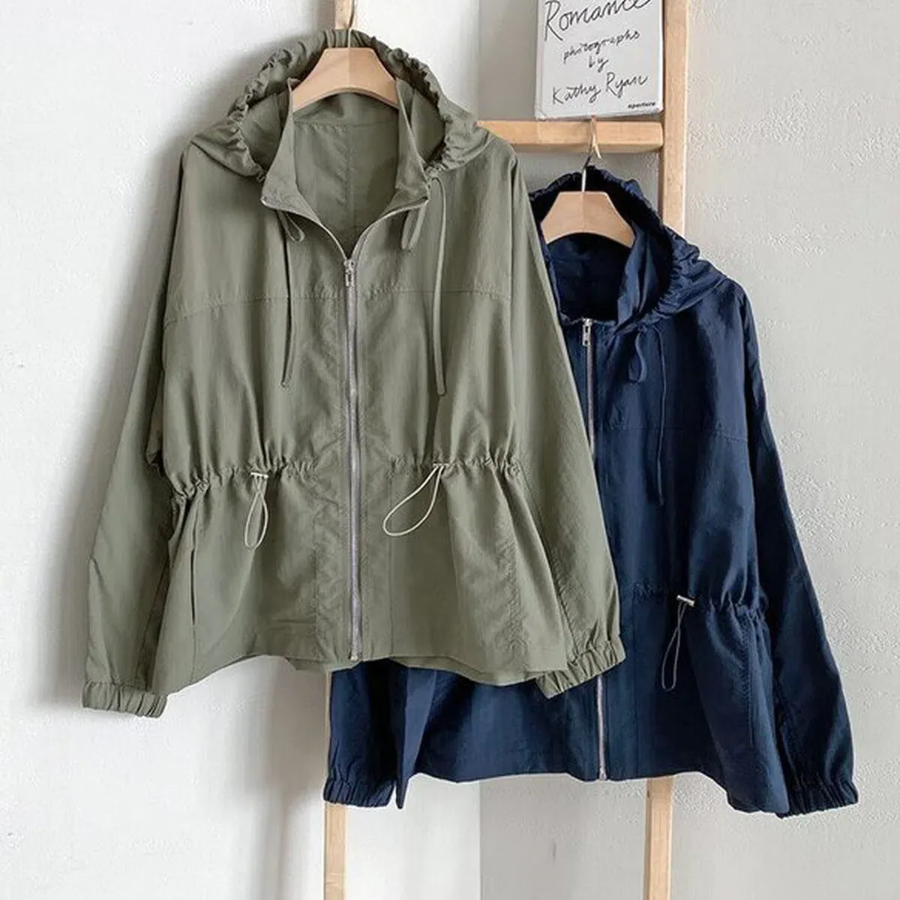 Nylon 100 – женская ветровка Hooded Basic