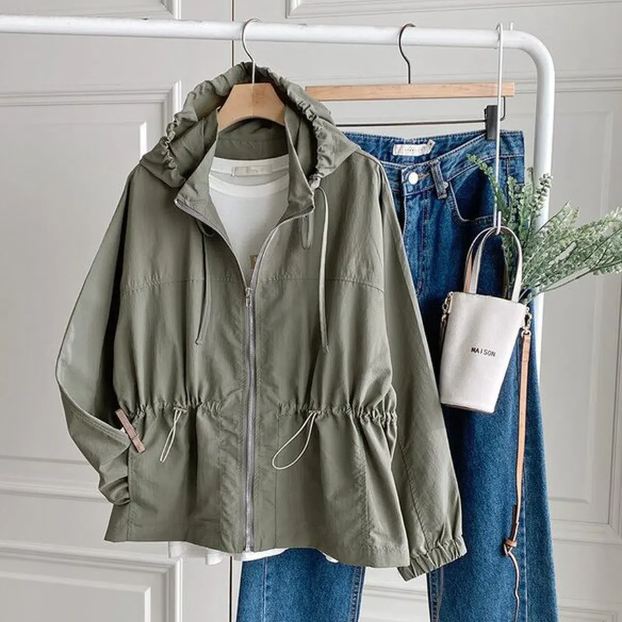 Nylon 100 – женская ветровка Hooded Basic