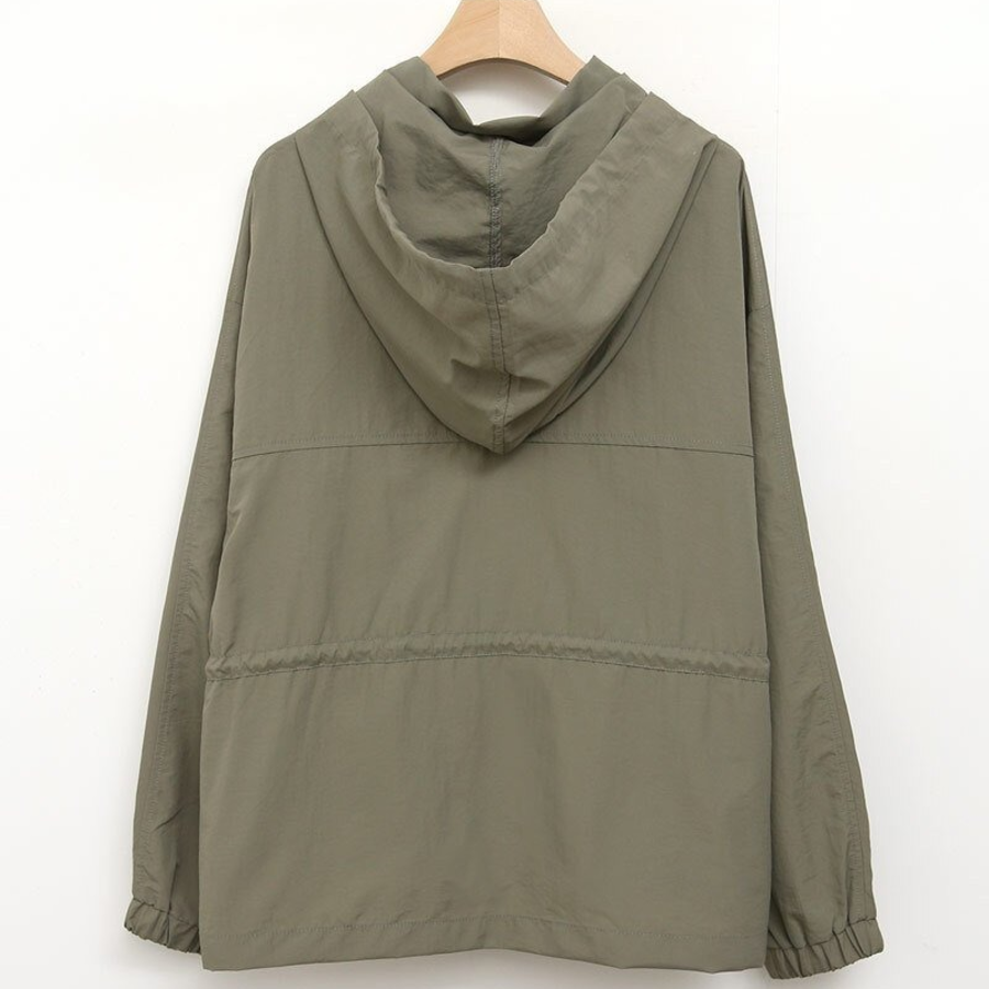 Nylon 100 – женская ветровка Hooded Basic