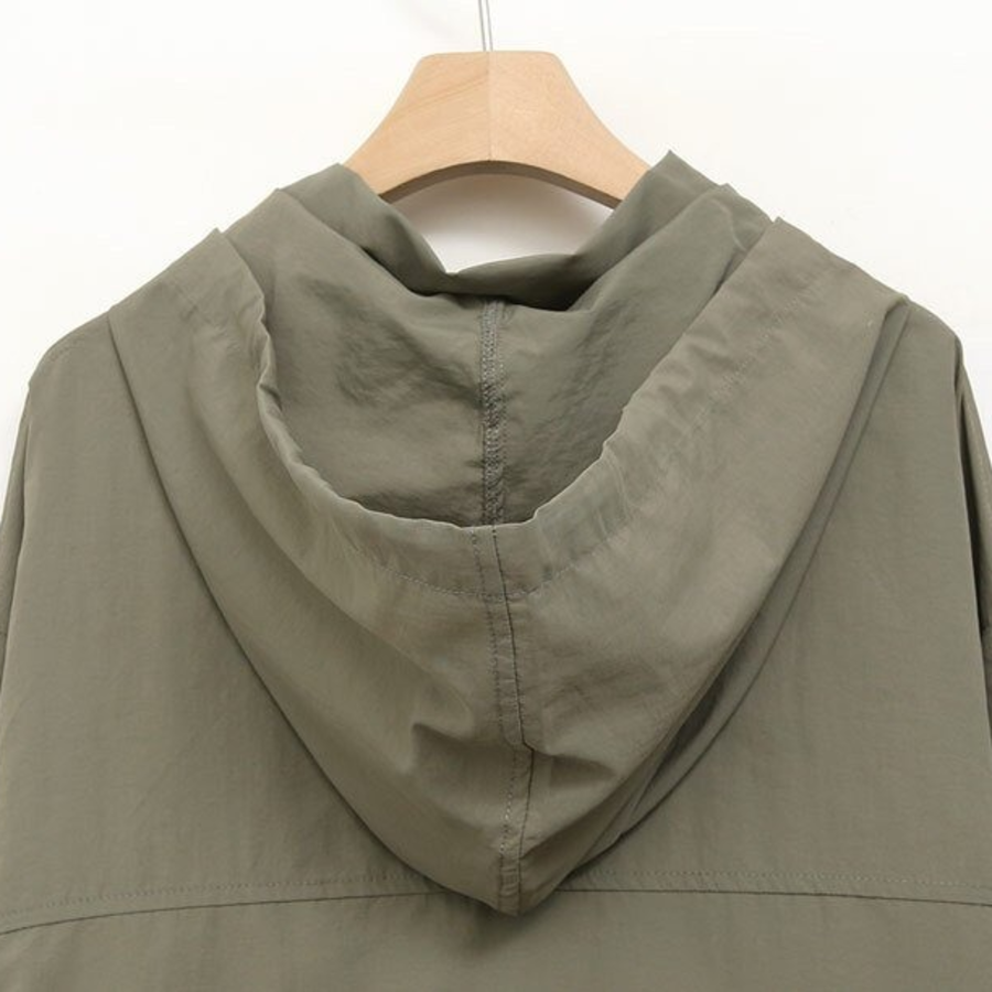 Nylon 100 – женская ветровка Hooded Basic