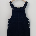 Минималистичное миди-платье комбинезон с подтяжками