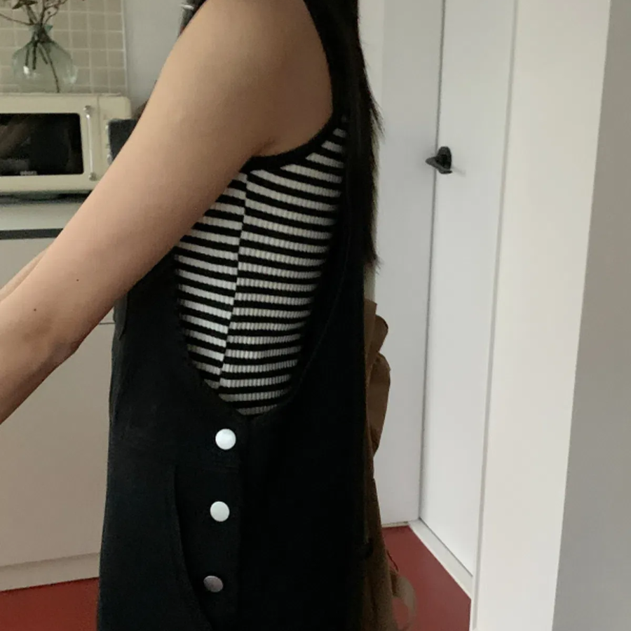 Минималистичное миди-платье комбинезон с подтяжками