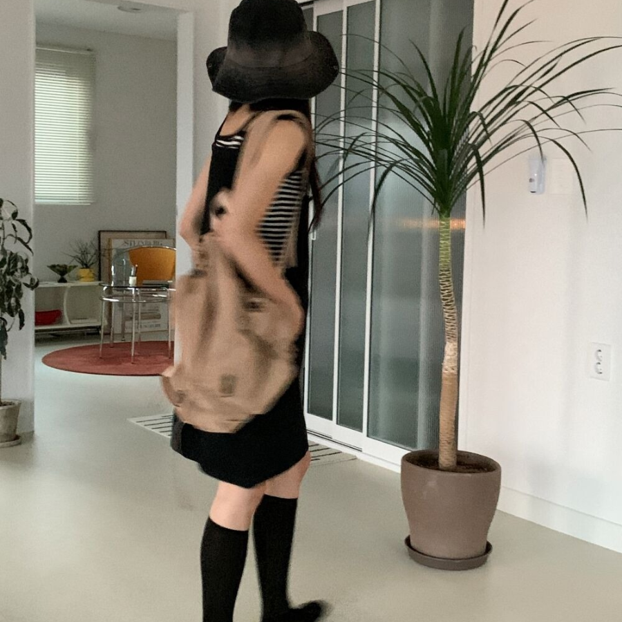 Минималистичное миди-платье комбинезон с подтяжками