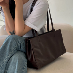 Easy Big Square Shopper Bag — элегантный акцент для образа на каждый день