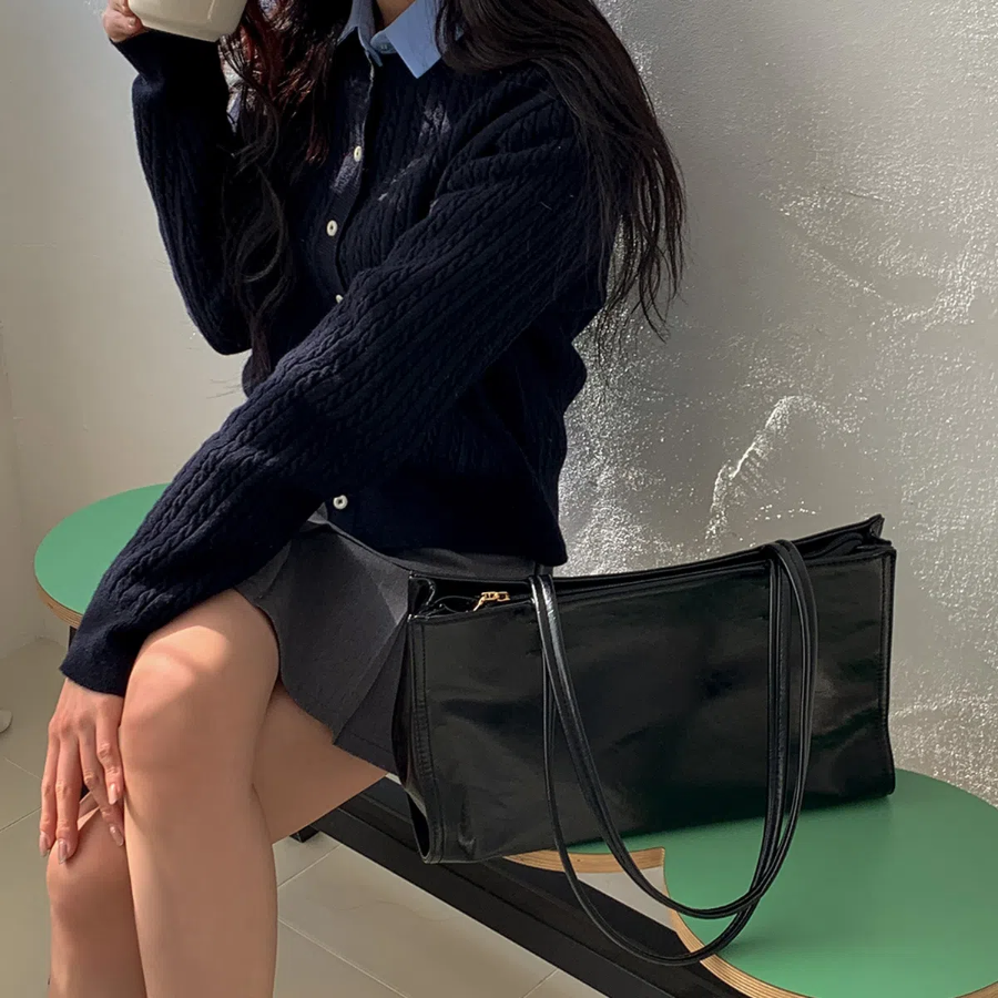 Easy Big Square Shopper Bag — элегантный акцент для образа на каждый день