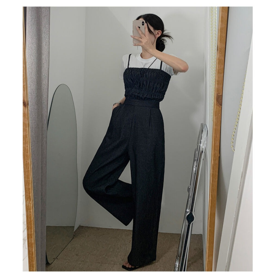 Джинсовый комбинезон с эластичной кокеткой