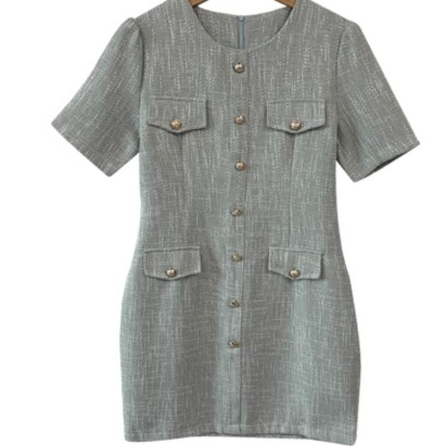 Мини-платье из твида с короткими рукавами и золотыми пуговицами