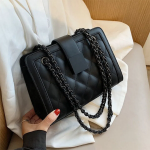 All-Black Chic Enfit Shoulder Bag — элегантная монохромная классика на каждый день