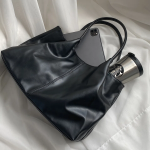 Daily Leather Shoulder Bag with iPad Compartment — городской минимализм и практичность каждый день