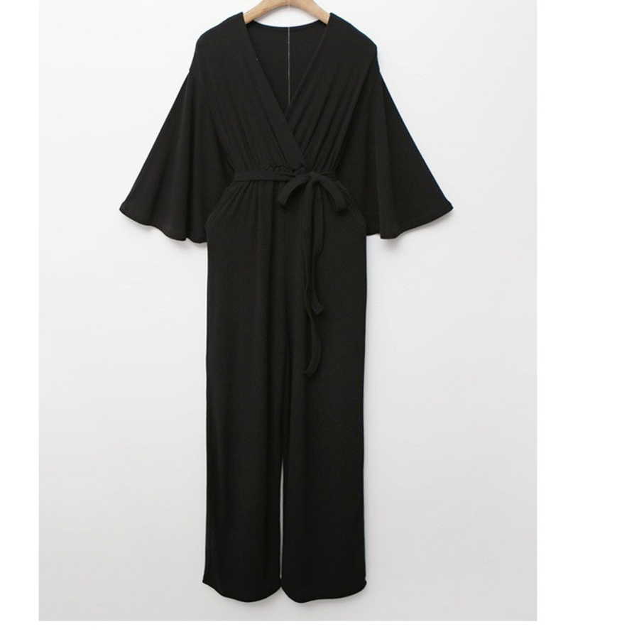 Однотонный комбинезон с запахом