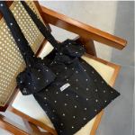 Tave Dot Shoulder Bag — игривый акцент в вашем повседневном образе