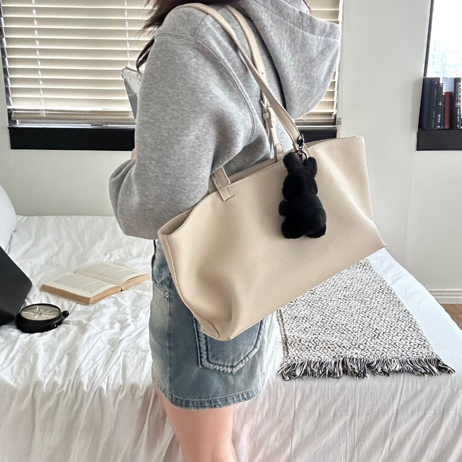 Everyday Big Shopper Tote — вместительная сумка для активных будней