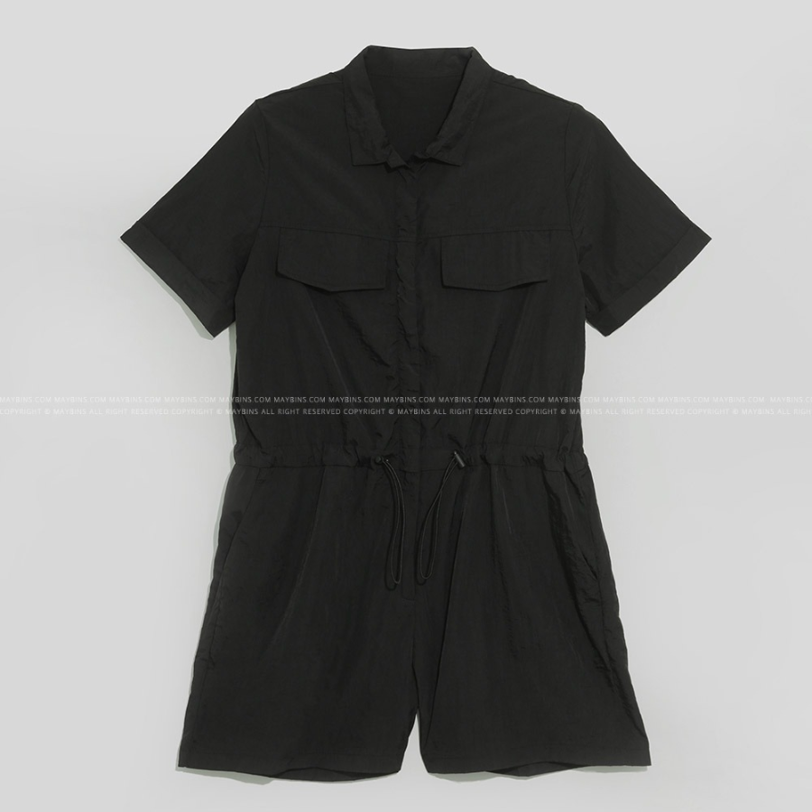 Комбинезон-шорты с воротником и поясом из нейлона