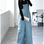 Джинсовый комбинезон на подтяжках с широкими штанинами