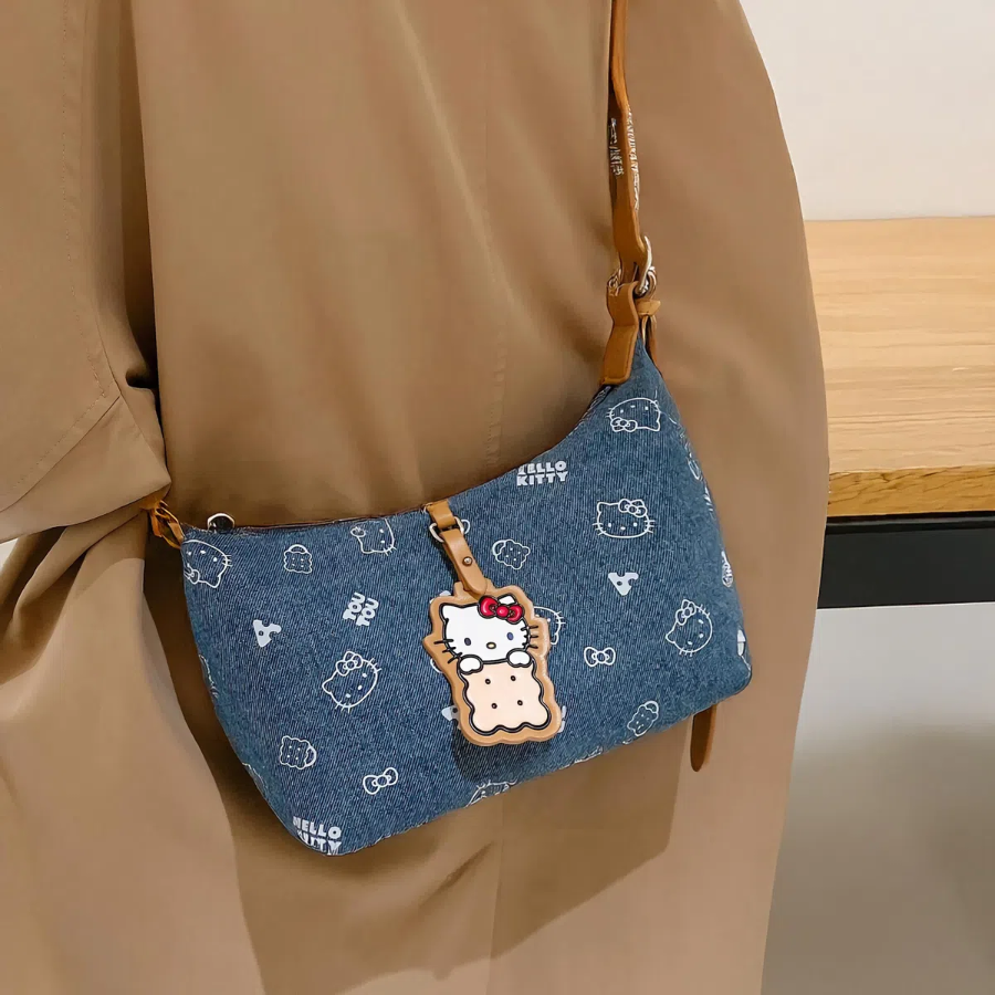 Hello Kitty Denim Handbag — милый акцент в повседневном стиле