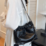 Savage Ribbon Chain Handbag — гламурный акцент с игривыми деталями