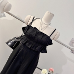 Летний комбинезон с квадратным вырезом и фестонами