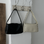 Eyelet Vintage Studded Leather Bag — характер и винтаж в одном образе