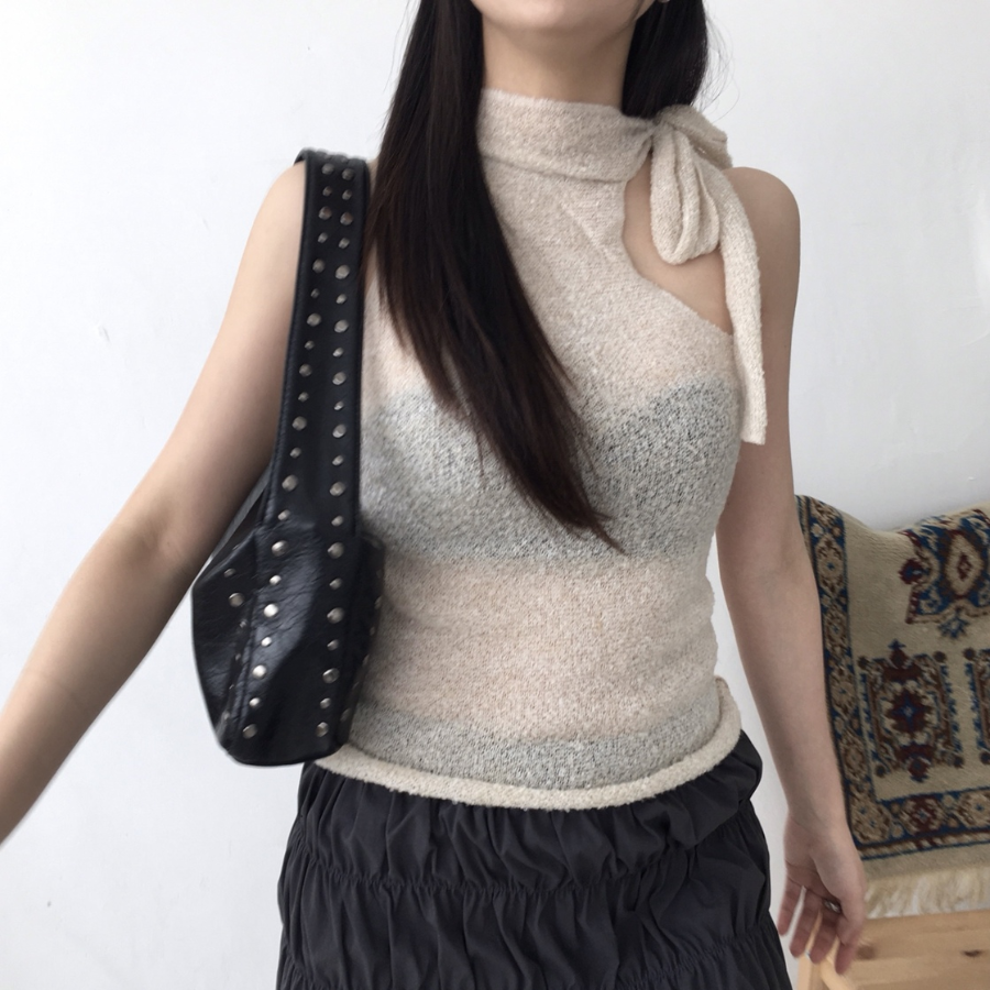 Eyelet Vintage Studded Leather Bag — характер и винтаж в одном образе