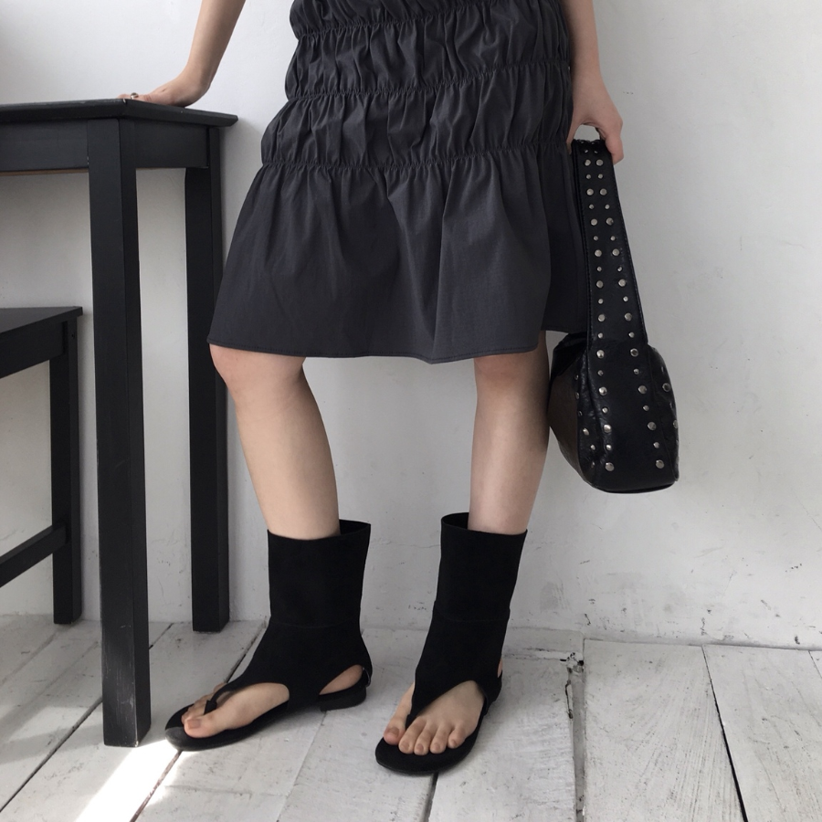 Eyelet Vintage Studded Leather Bag — характер и винтаж в одном образе