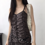 Eyelet Vintage Studded Leather Bag — характер и винтаж в одном образе