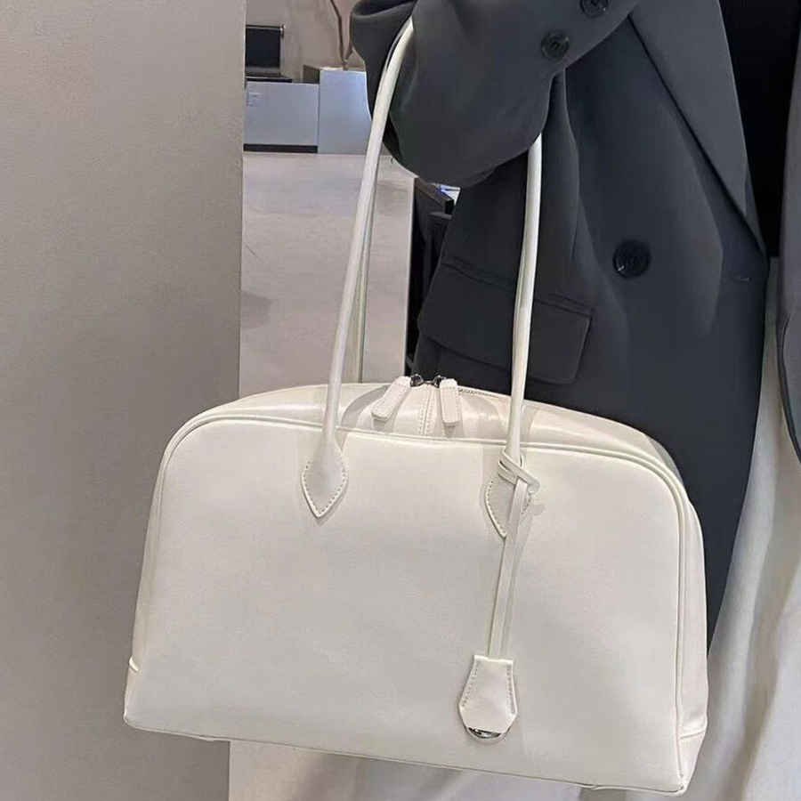 Clair Cowhide Boston Shoulder Bag — деловая строгость в стильной форме