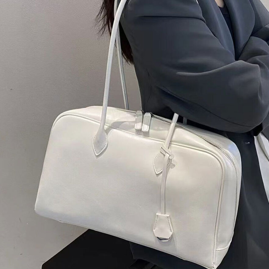 Clair Cowhide Boston Shoulder Bag — деловая строгость в стильной форме