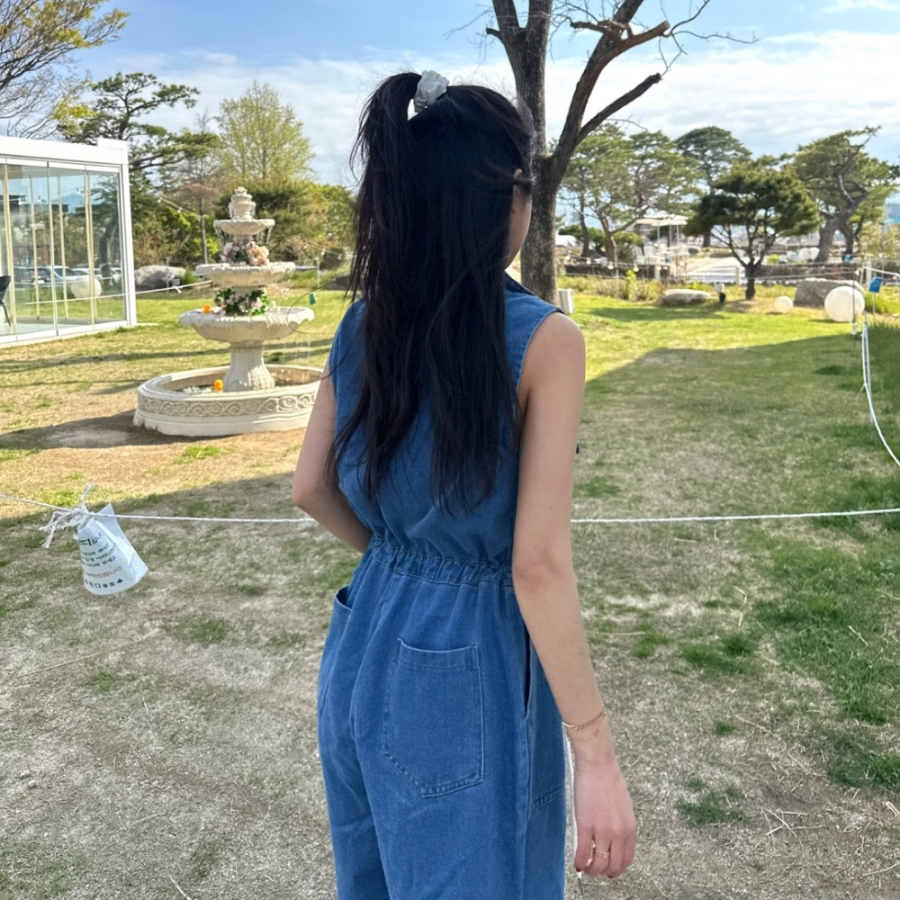 Джинсовый комбинезон с широкими брюками и регулируемой талией на шнурке