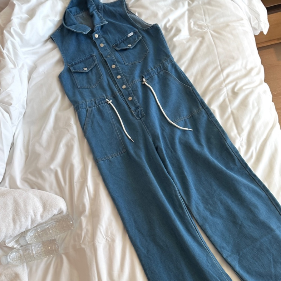 Джинсовый комбинезон с широкими брюками и регулируемой талией на шнурке