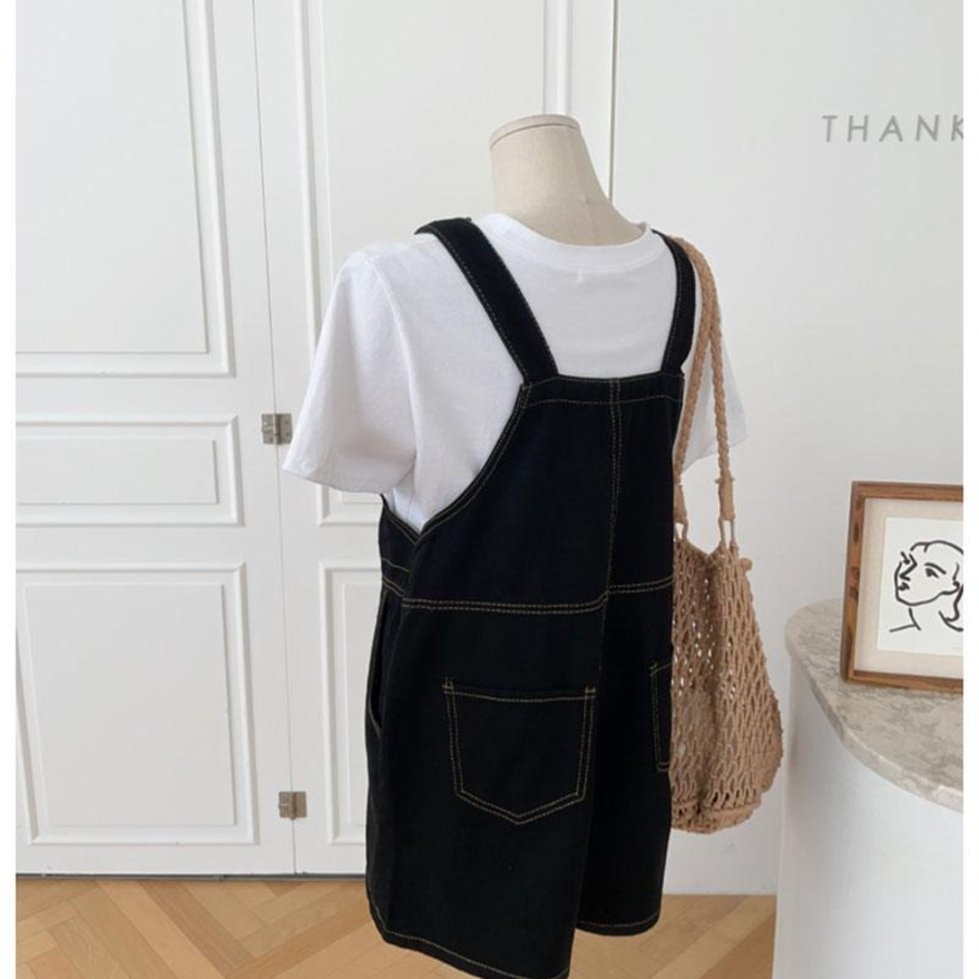 Мини-комбинезон с регулируемыми бретелями и контрастной строчкой