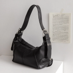 Unique Eyelet Shoulder Bag — оригинальный дизайн с металлическими акцентами