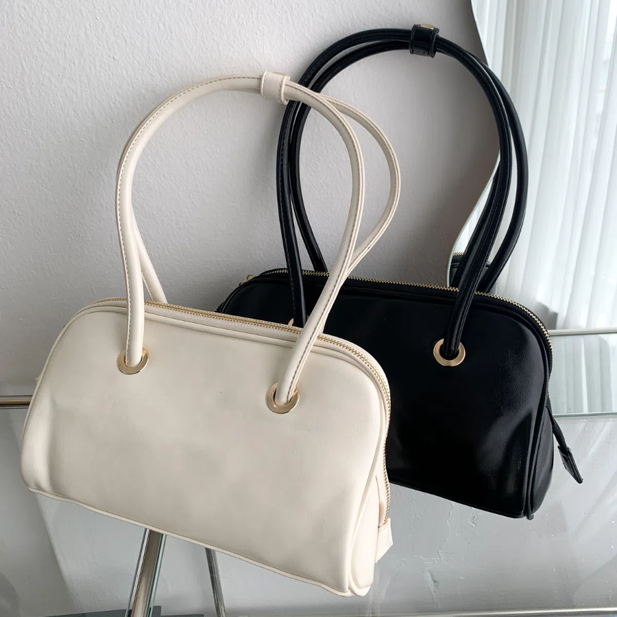 Clip Square Long Shoulder Bag — элегантность и функциональность в одном аксессуаре