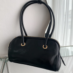 Clip Square Long Shoulder Bag — элегантность и функциональность в одном аксессуаре