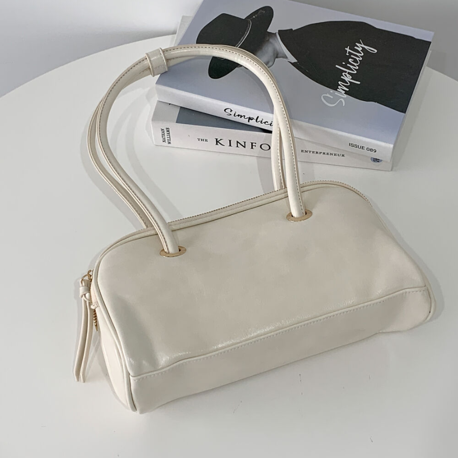 Clip Square Long Shoulder Bag — элегантность и функциональность в одном аксессуаре