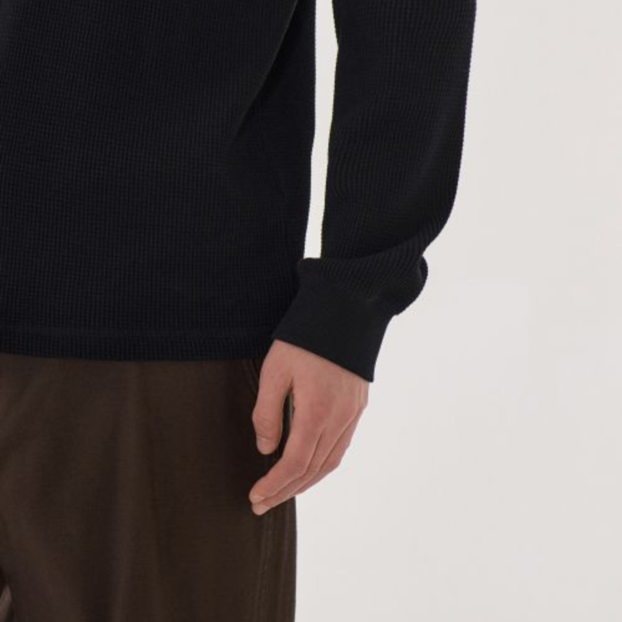 Waffle Basic Crew Neck Long Sleeve T-Shirt [Black]