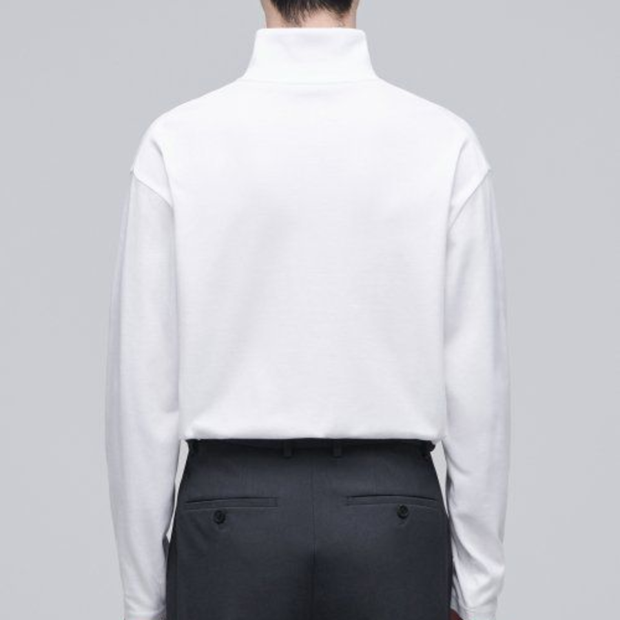 Relaxed Turtleneck Long Sleeve T-Shirt [White]