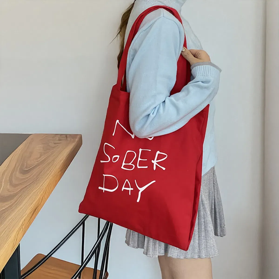 Red Lettering Print Eco Tote — яркий акцент на каждый день