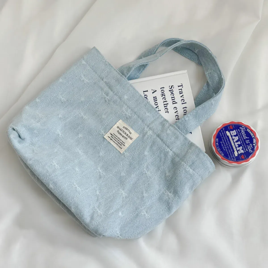 Denim Ribbon Mini Eco Tote — акцентный аксессуар с ноткой ретро