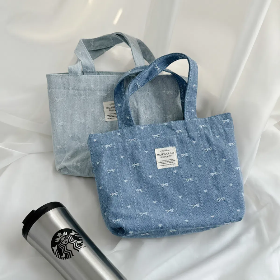 Denim Ribbon Mini Eco Tote — акцентный аксессуар с ноткой ретро