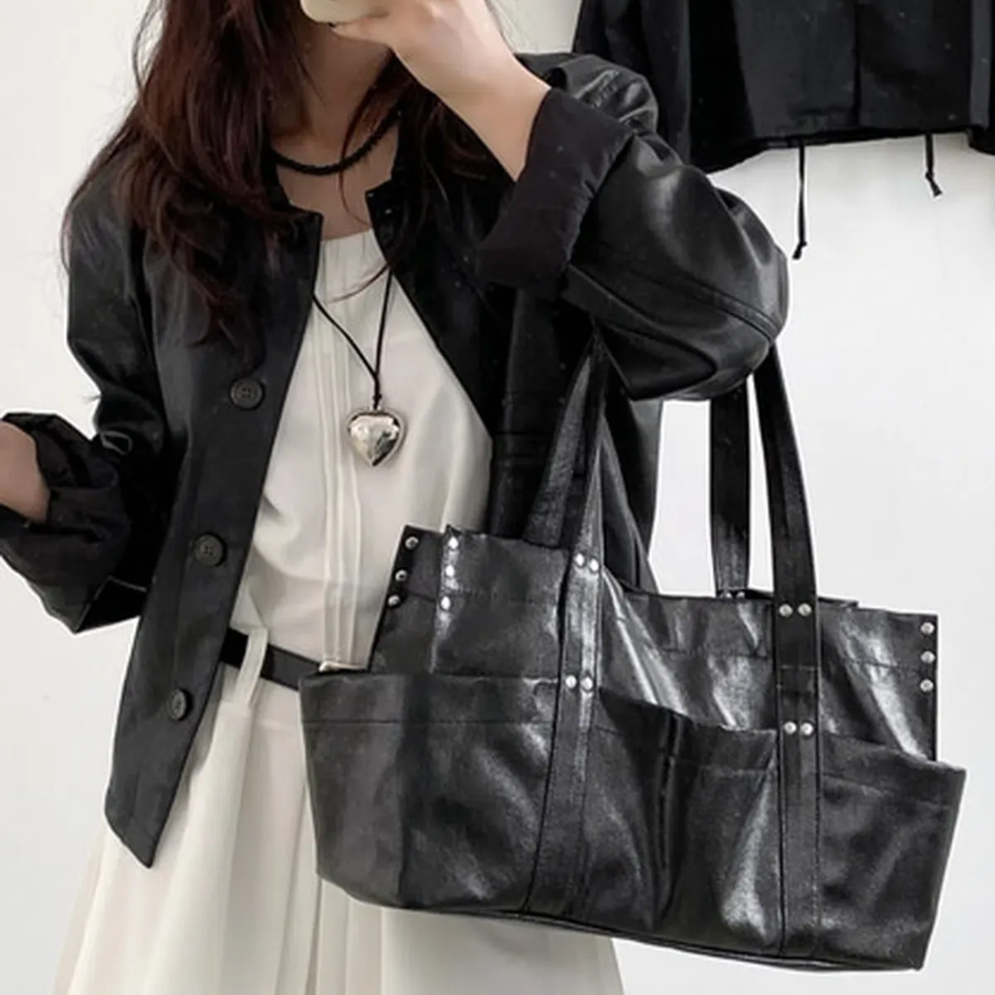 Glossy Unique Daily Shopper — эффектный штрих для повседневного образа